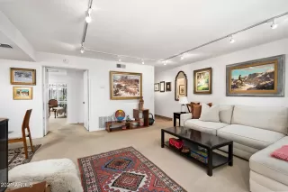 Photo #5: 6243977 Listing