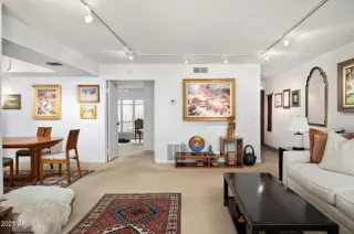 Photo #6: 6243977 Listing