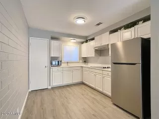 Photo #3: 6244037 Listing