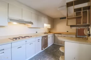 Photo #5: 6244075 Listing