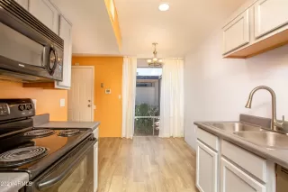 Photo #6: 6244108 Listing