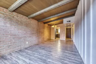 Photo #4: 6244151 Listing