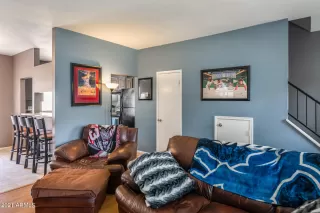 Photo #5: 6244264 Listing