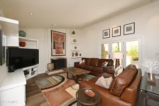 Photo #4: 6244410 Listing