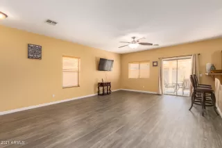 Photo #5: 6244650 Listing 