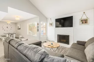 Photo #3: 6244708 Listing