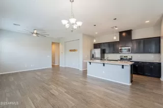 Photo #4: 6244848 Listing