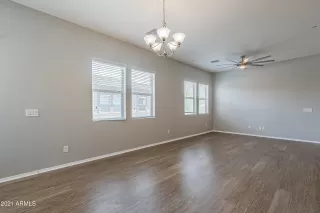 Photo #5: 6244848 Listing