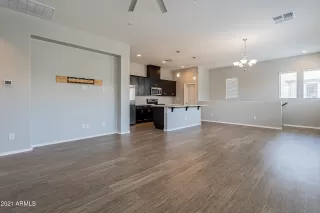 Photo #6: 6244848 Listing