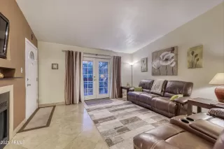 Photo #6: 6244852 Listing