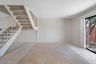 Photo #5: 6245294 Listing