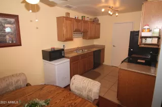 Photo #5: 6245407 Listing