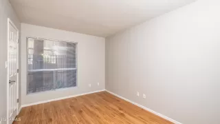 Photo #5: 6245463 Listing