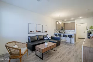 Photo #5: 6245529 Listing