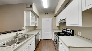 Photo #4: 6245586 Listing