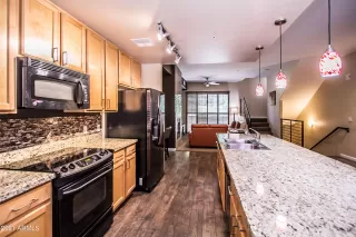 Photo #4: 6245600 Listing