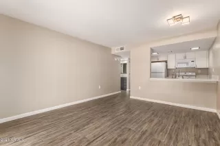 Photo #5: 6245606 Listing