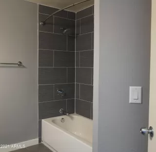 Photo #6: 6245791 Listing