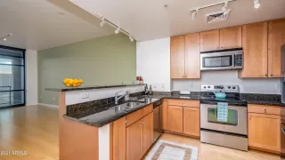 Photo #4: 6245796 Listing