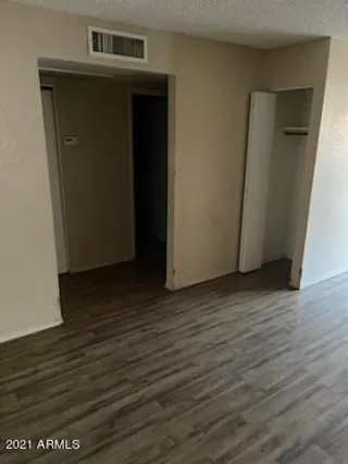 Photo #5: 6245810 Listing