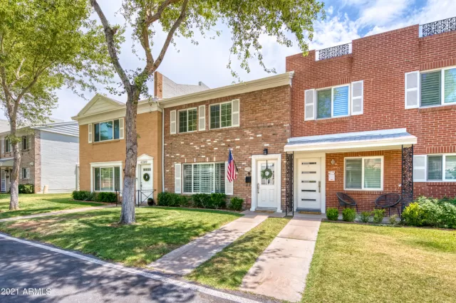 MLS: 6245944 Condo For Sale