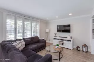 Photo #4: 6245944 Listing