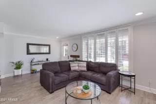 Photo #5: 6245944 Listing