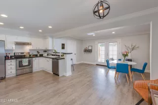 Photo #6: 6245944 Listing