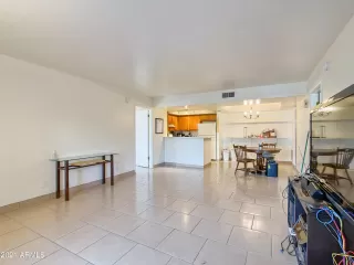 Photo #4: 6246042 Listing