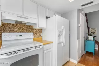 Photo #6: 6246131 Listing