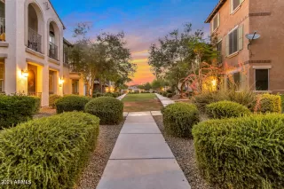 Photo #5: 6246199 Listing