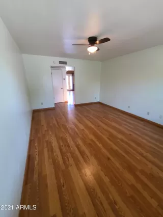 Photo #4: 6246461 Listing