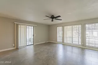 Photo #6: 6246695 Listing