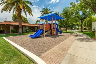 Photo #3: 6246926 Listing