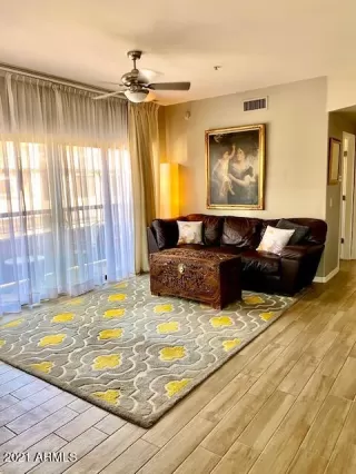 Photo #2: 6246987 Listing