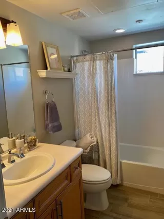 Photo #4: 6246987 Listing