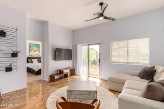 Photo #4: 6247135 Listing