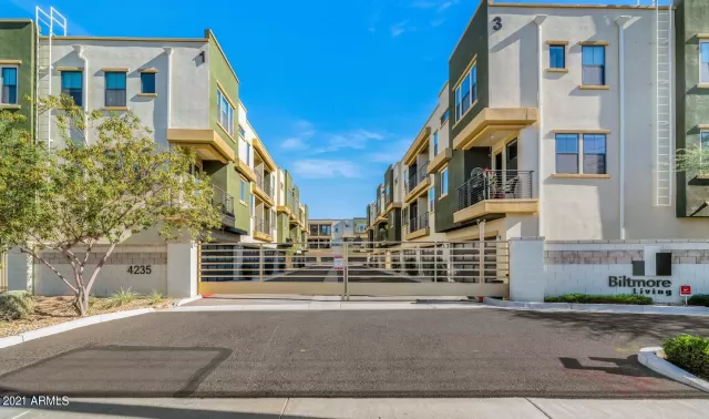 MLS: 6247300 Condo For Sale