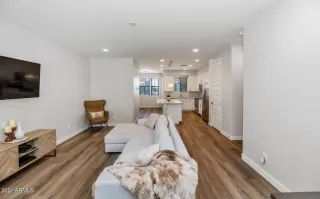 Photo #3: 6247300 Listing