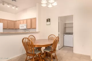 Photo #6: 6247708 Listing