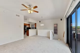 Photo #5: 6247932 Listing