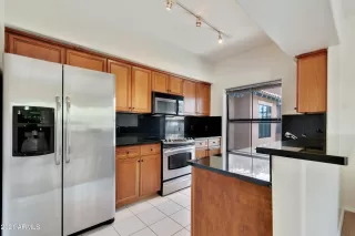 Photo #6: 6247932 Listing