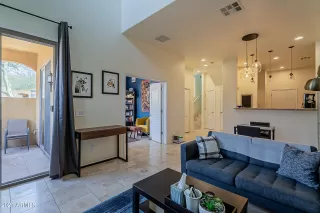 Photo #5: 6247950 Listing