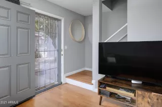 Photo #5: 6247999 Listing