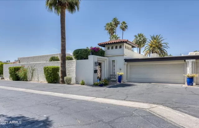 MLS: 6248051 Condo For Sale