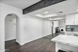 Photo #2: 6248117 Listing 