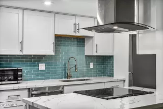 Photo #3: 6248117 Listing 