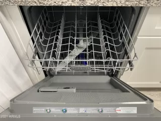 Photo #3: 6248339 Listing