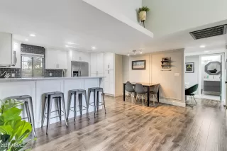 Photo #6: 6248630 Listing 