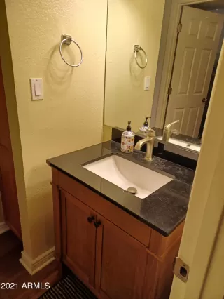 Photo #6: 6248730 Listing